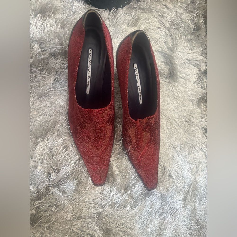 Donald j pliner vintage 90s tapestry dress shoe kitten heel Roxie metallic pumps